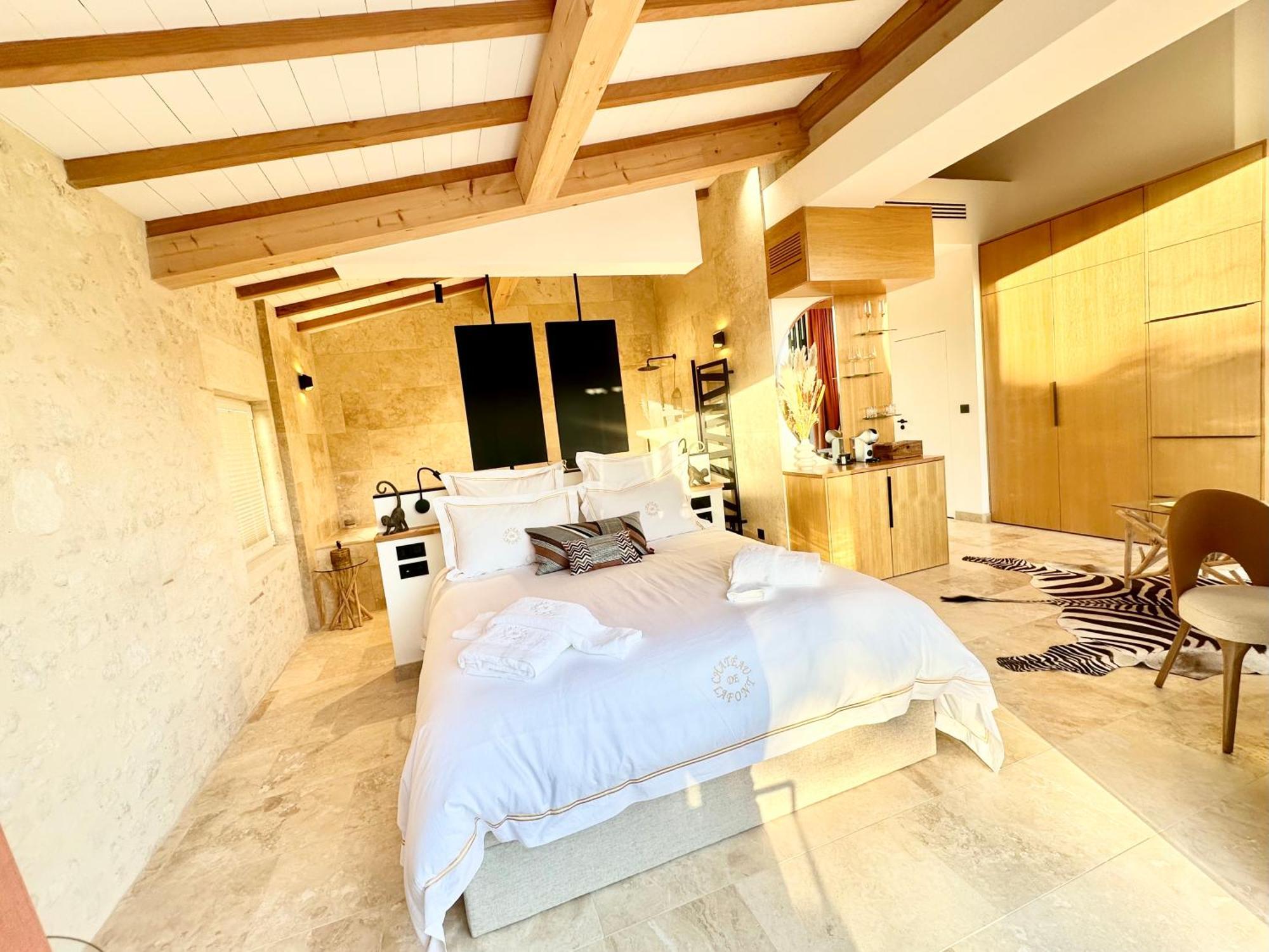 Chateau De Lafont Suites Saint-Vivien  Extérieur photo