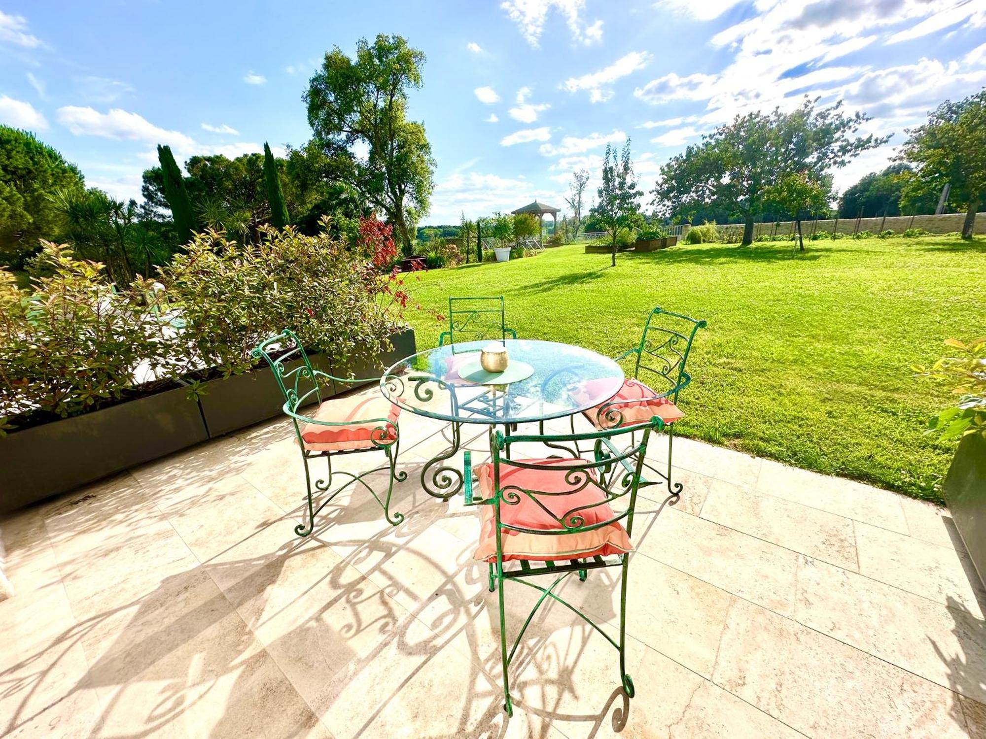 Chateau De Lafont Suites Saint-Vivien  Extérieur photo