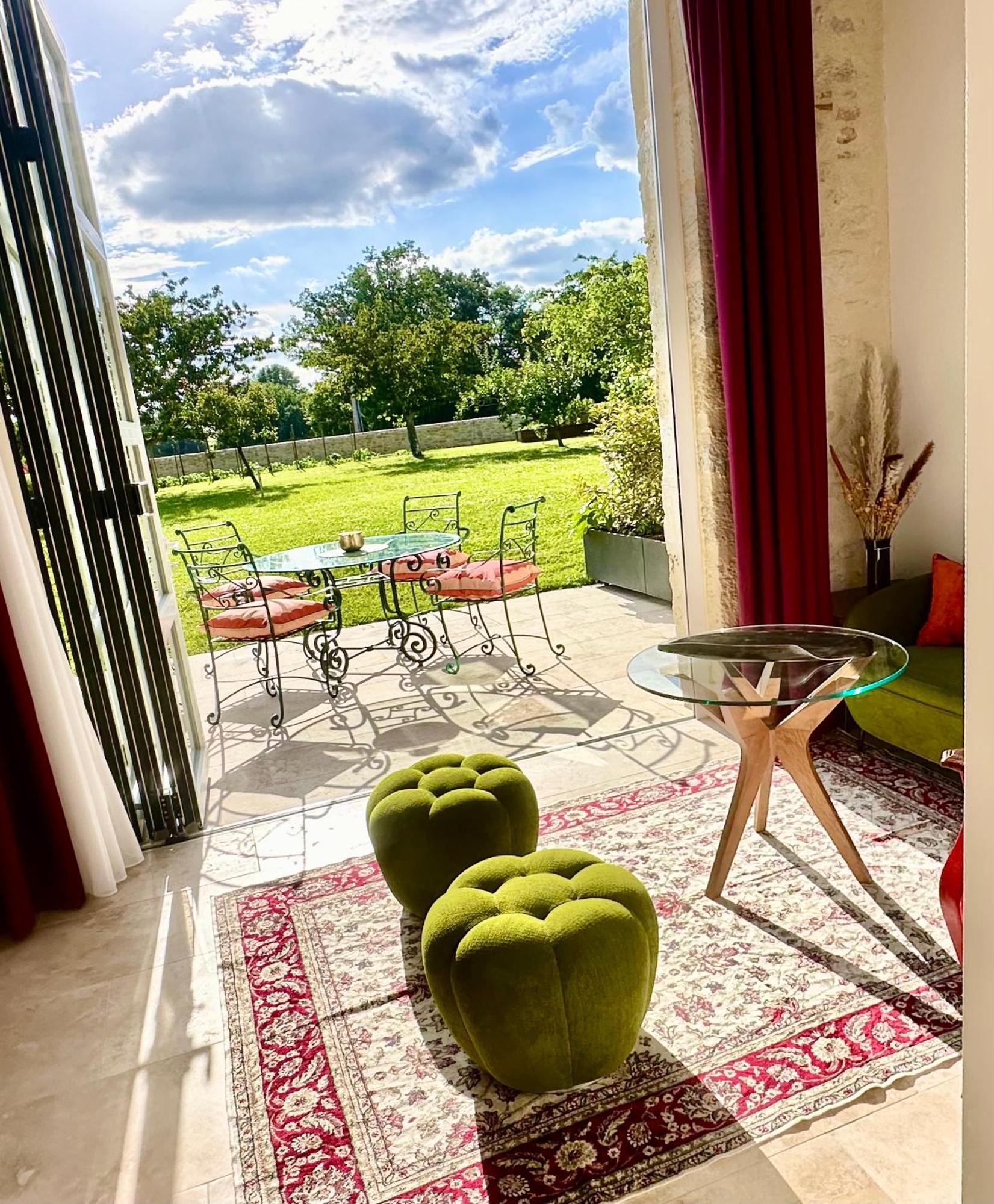 Chateau De Lafont Suites Saint-Vivien  Extérieur photo