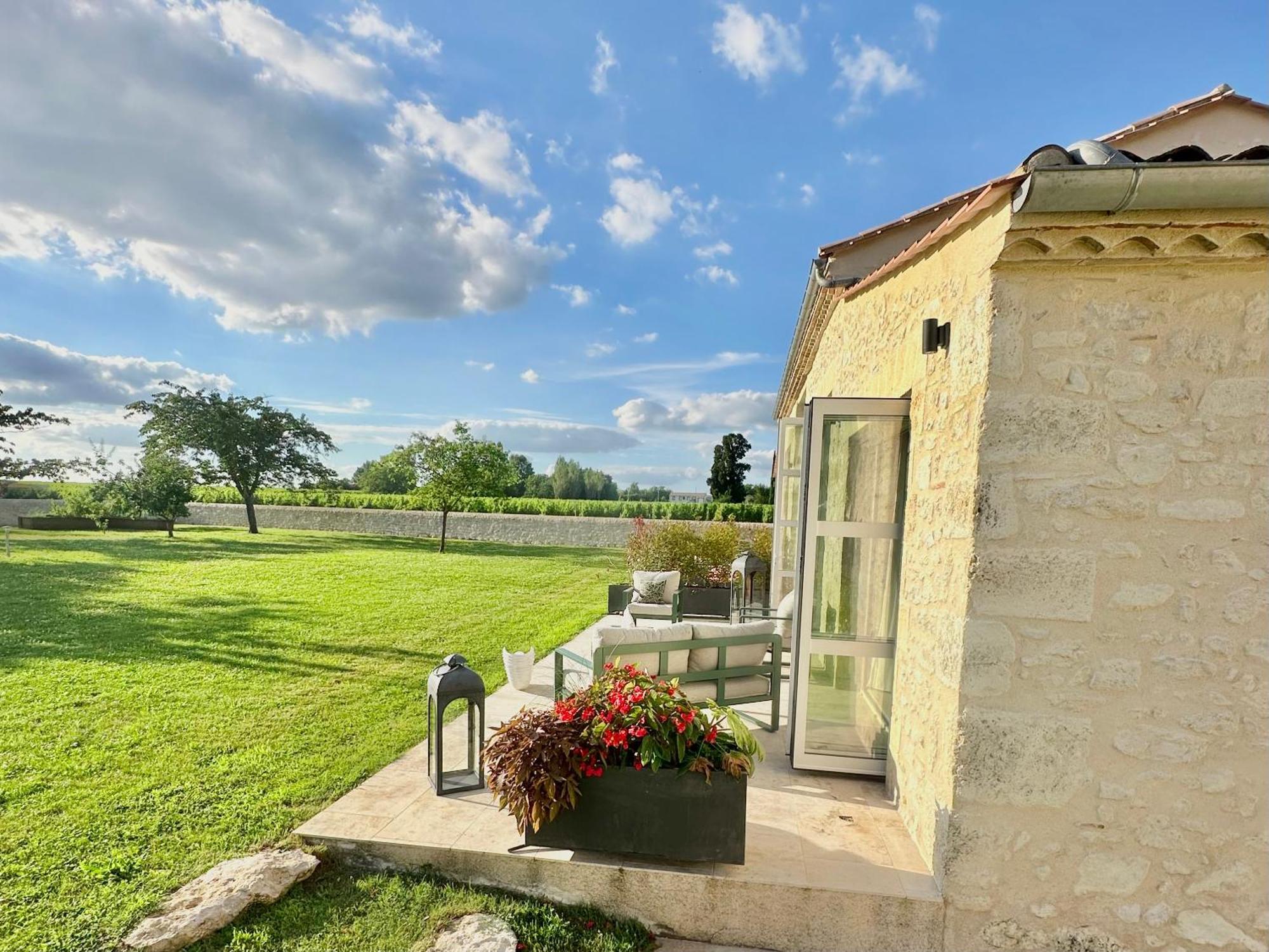 Chateau De Lafont Suites Saint-Vivien  Extérieur photo