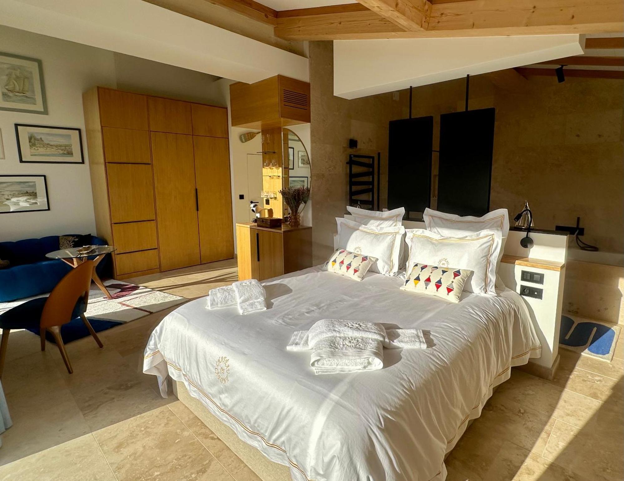 Chateau De Lafont Suites Saint-Vivien  Extérieur photo
