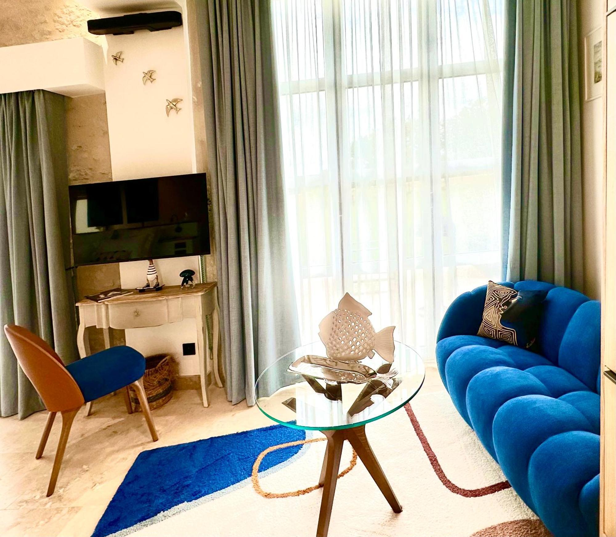 Chateau De Lafont Suites Saint-Vivien  Extérieur photo