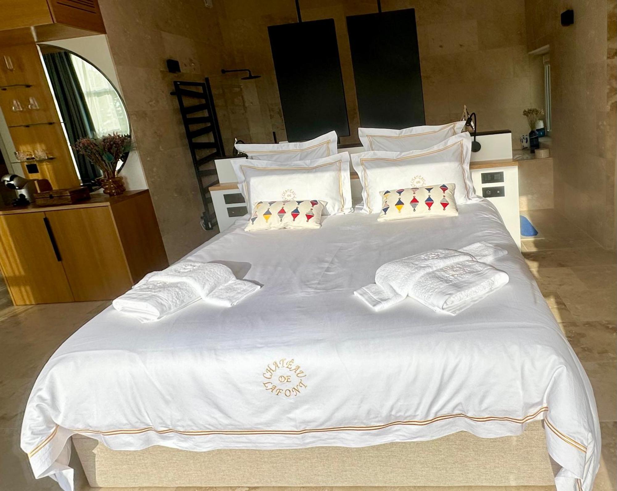 Chateau De Lafont Suites Saint-Vivien  Extérieur photo